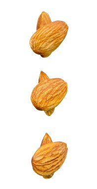 Üst görünüm badem fıstığı kümesi kırpma yolu ile beyaz arkaplan üzerinde izole edilir.