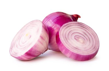 Tek bir soğan dilimli, kırmızı ya da mor soğanlı soğan soğanı beyaz arka planda kırpma yolu ile izole edilir..