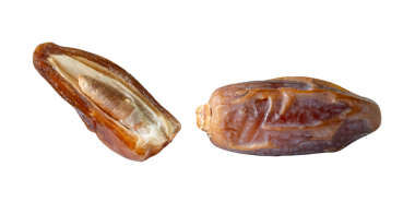 Olgun kurutulmuş hurma meyvesi yarısı kadar set halinde png dosya biçiminde kırpma yolu ile izole edilir. Müslümanlar için Ramazan ayında iftar yemeği kavramı