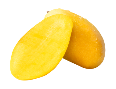 Tek olgun sarı mango meyvesi ve içinde su damlacıkları olan yarısı png dosya biçiminde kırpma yolu ile izole edilir.