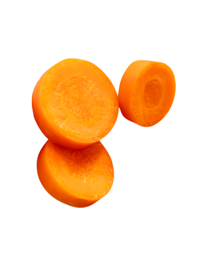 Dilimler halinde taze turuncu havuç kökleri yan görünümü png dosya biçiminde kırpma yolu ile izole edilir.