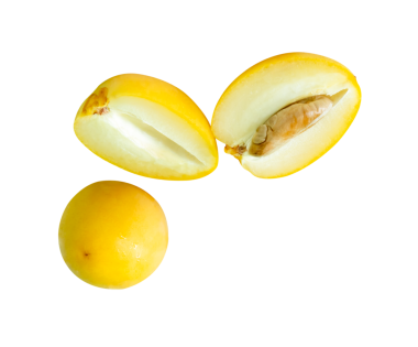 Png dosya biçiminde kırpma yolu ile izole edilmiş taze, olgun, sarı palmiye meyveleri, Ramazan ayında Müslümanlar için iftar yemeği kavramı