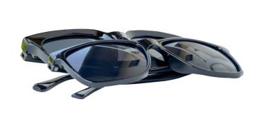 İki çift siyah güneş gözlüğü png dosya biçiminde kırpma yolu ile izole edilir.