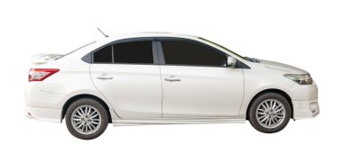 Beyaz spor arabasının sağ tarafı kırpma yolu ile beyaz arkaplanda izole edilmiştir..