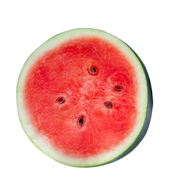 Bir yarıda olgun kırmızı karpuz meyvesinin üst görünümü png dosya biçiminde kırpma yolu ile izole edilmiştir.