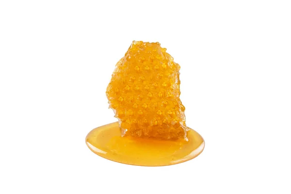 甘い蜂蜜とハニカム 健康的な有機蜂蜜と白い背景に隔離されたハニカムのスライス 甘い健康的なデザート — ストック写真