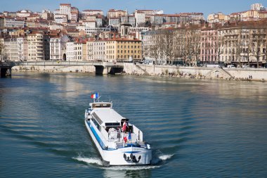 Lyon nehirde Saone