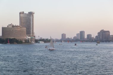 Nil üzerinde Felucca tekneler