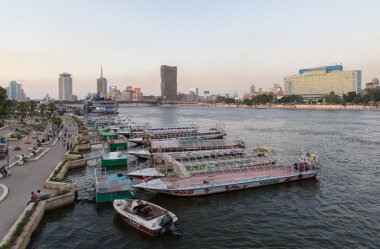 Cairo parti tekneler