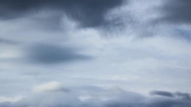 Hızlı hareketli bulutlar zaman atlamalı