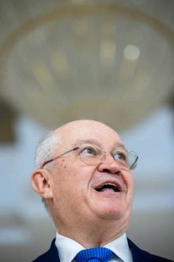 Chisinau, Moldova - 01 Kasım 2025: Moldova 'nın yeni başbakanı Alexandru Munteanu, Moldova' daki Cumhurbaşkanlığı Sarayı 'nda düzenlenen yemin töreninden sonra basın mensuplarına konuştu.