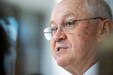 Chisinau, Moldova - 01 Kasım 2025: Moldova 'nın yeni başbakanı Alexandru Munteanu, Moldova' daki Cumhurbaşkanlığı Sarayı 'nda düzenlenen yemin töreninden sonra basın mensuplarına konuştu.