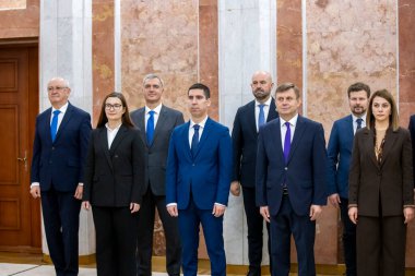 Chisinau, Moldova - 01 Kasım 2025: Moldova 'daki Cumhurbaşkanlığı Sarayında Moldova Başbakanı Alexandru Munteanu adlı yeni bakanlar kurulu.