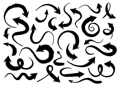 Farklı şekillerde, mürekkep fırçasıyla boyanmış, beyaz arka planda izole edilmiş el çizimi farklı oklar. Vektör illüstrasyonu