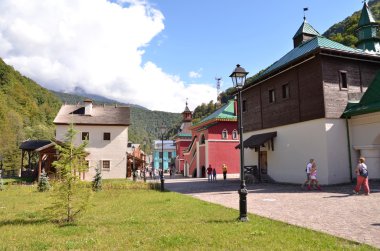 Binanın görünümünü Suzdal sembolize ediyor.
