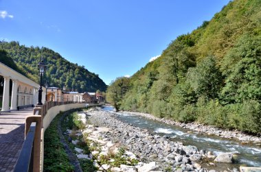 Nehir Mtsesta, Krasnaya Polyana, S set of görünümü