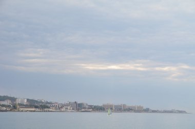 Denizin içinde yalnız bir adam