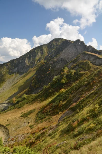 Vue sur la crête Achishkho — Photo