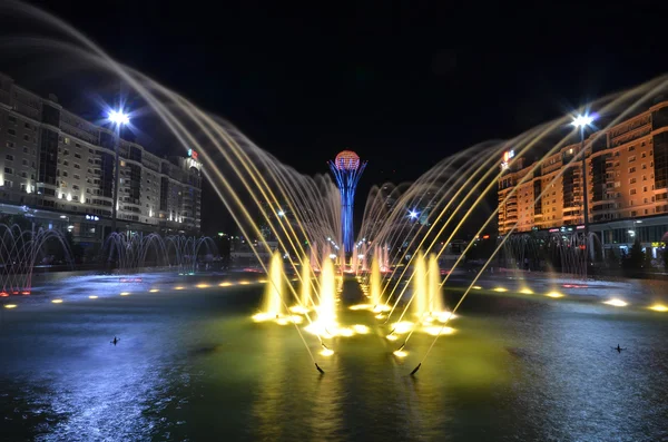 Torre Bayterek em Astana. símbolo do Cazaquistão — Fotografia de Stock