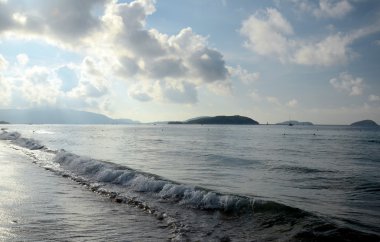 Güney Çin Deniz Sahili, Hainan; Sanya, Yalong Körfezi, Mayıs 2011