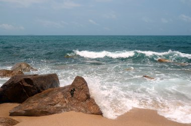 Kayalar içinde Hainan, Çin, denizde Mayıs 2011