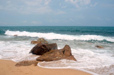 Kayalar içinde Hainan, Çin, denizde Mayıs 2011