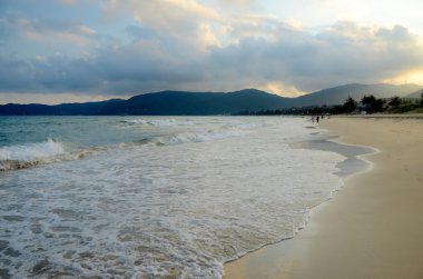 Yalong bay üzerinde sörf, Hainan Adası, Türkiye, Mayıs 2011