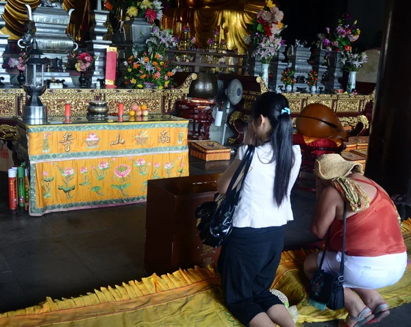 Dans un temple bouddhiste, province de Hainan, Chine, mai 2011 — Photo