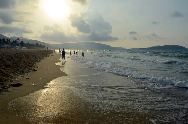 Surfować na wyspie Hajnan, Chiny, Hainan; Sanya Yalong Bay, maj 2011 — Zdjęcie stockowe