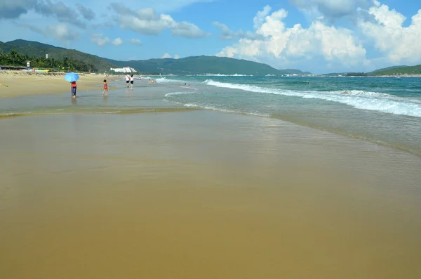 EBB Hainan Adası Çin'e, Hainan; Sanya Yalong Bay, Mayıs 2011 — Stok fotoğraf