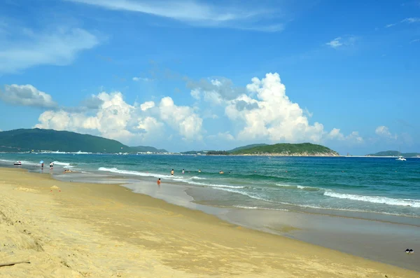 Surfować na wyspie Hainan Chiny — Zdjęcie stockowe