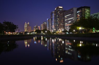 Abu Dabi 'deki gökdelenler, Birleşik Arap Emirlikleri