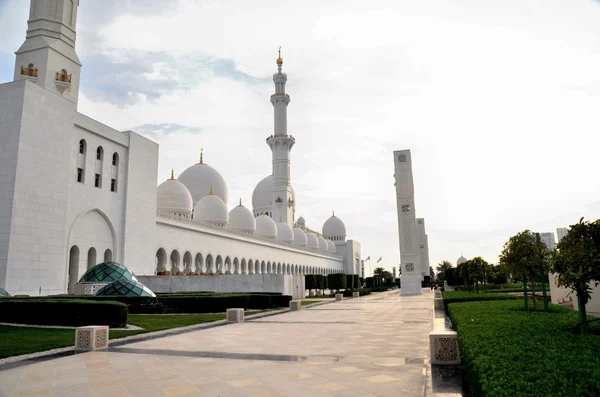 Мечеть шейха Заида в Абу-Даби, объединенные арабские эмираты — стоковое фото