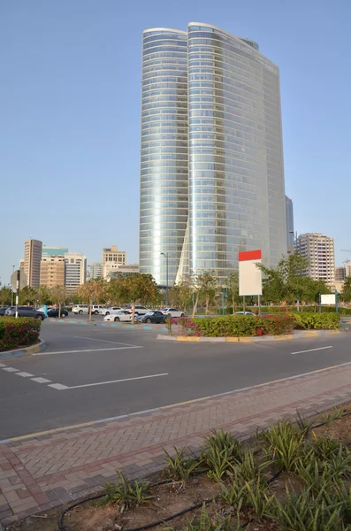 Rascacielos en Abu Dhabi, Emiratos Árabes Unidos — Foto de Stock