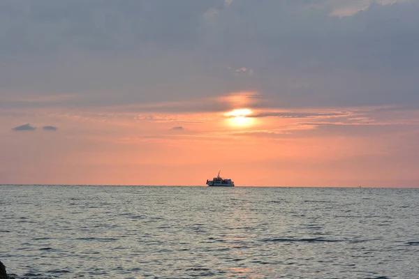 Pôr Sol Sobre Mar Negro Cidade Sebastopol Crimeia — Fotografia de Stock