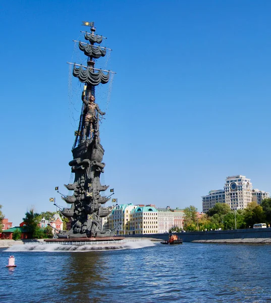 莫斯科 俄罗斯 2009年9月5日 从莫斯科河看彼得大帝纪念碑 — 图库照片