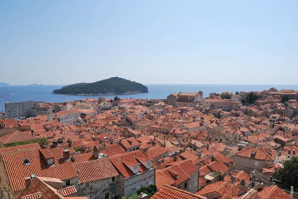Vista Antiga Fortaleza Apagada Cidade Moderna Dubrovnik — Fotografia de Stock