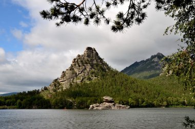 Okzhetpes rock ve göl Borovoe, Devlet Ulusal Tabiat Parkı 