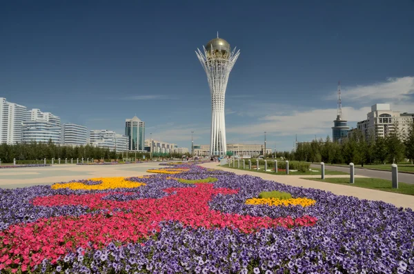 Astana でバイテレク タワー。カザフスタンのシンボル — ストック写真