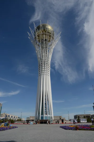 Torre Bayterek en Astana. símbolo de Kazajstán — Foto de Stock