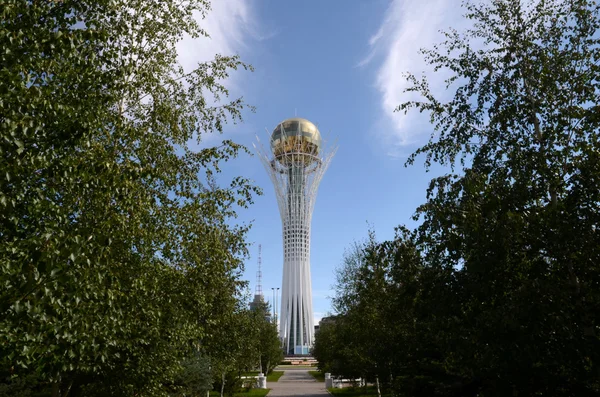 Torre Bayterek en Astana. símbolo de Kazajstán — Foto de Stock