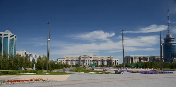 Yeşil Bulvarı Astana'su. Kazakistan sembolü