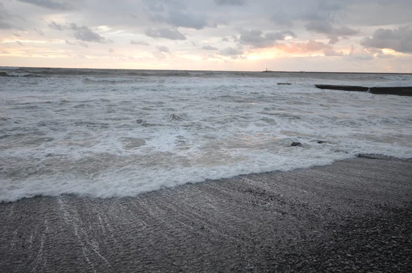Bouře na pláži v Soči, Rusko — Stock fotografie
