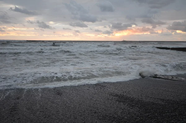 Tormenta en la playa de Sochi, Rusia —  Fotos de Stock