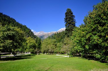 Park Lake rıza, Abhazya kıyısında Stalin kulübemde göster