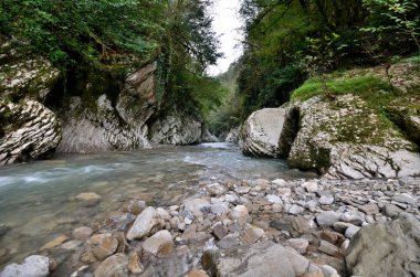 Görünüm şeytanın Gorge Nehri Hosta, Sochi, Rusya Federasyonu