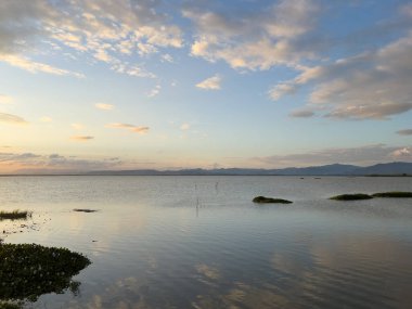 Bulutlu Göl Görünümü