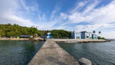 Somut İskele Tropikal Ada Tatil Köyüne Gidiyor