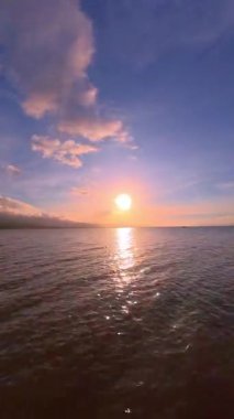 Bulutlu Gök Altında Günbatımının Zaman Hızı