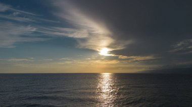 Altın Saatteki Deniz Manzarası